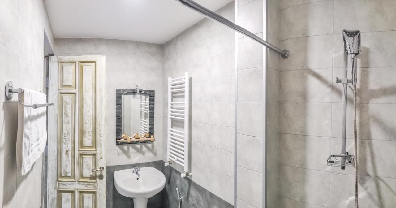 Westay Hotel Tbilisi Exterior foto
